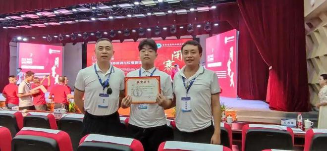 喜報(bào)頻傳！博倫職校在國(guó)賽中斬獲4枚獎(jiǎng)牌，彰顯電子技術(shù)專業(yè)實(shí)力